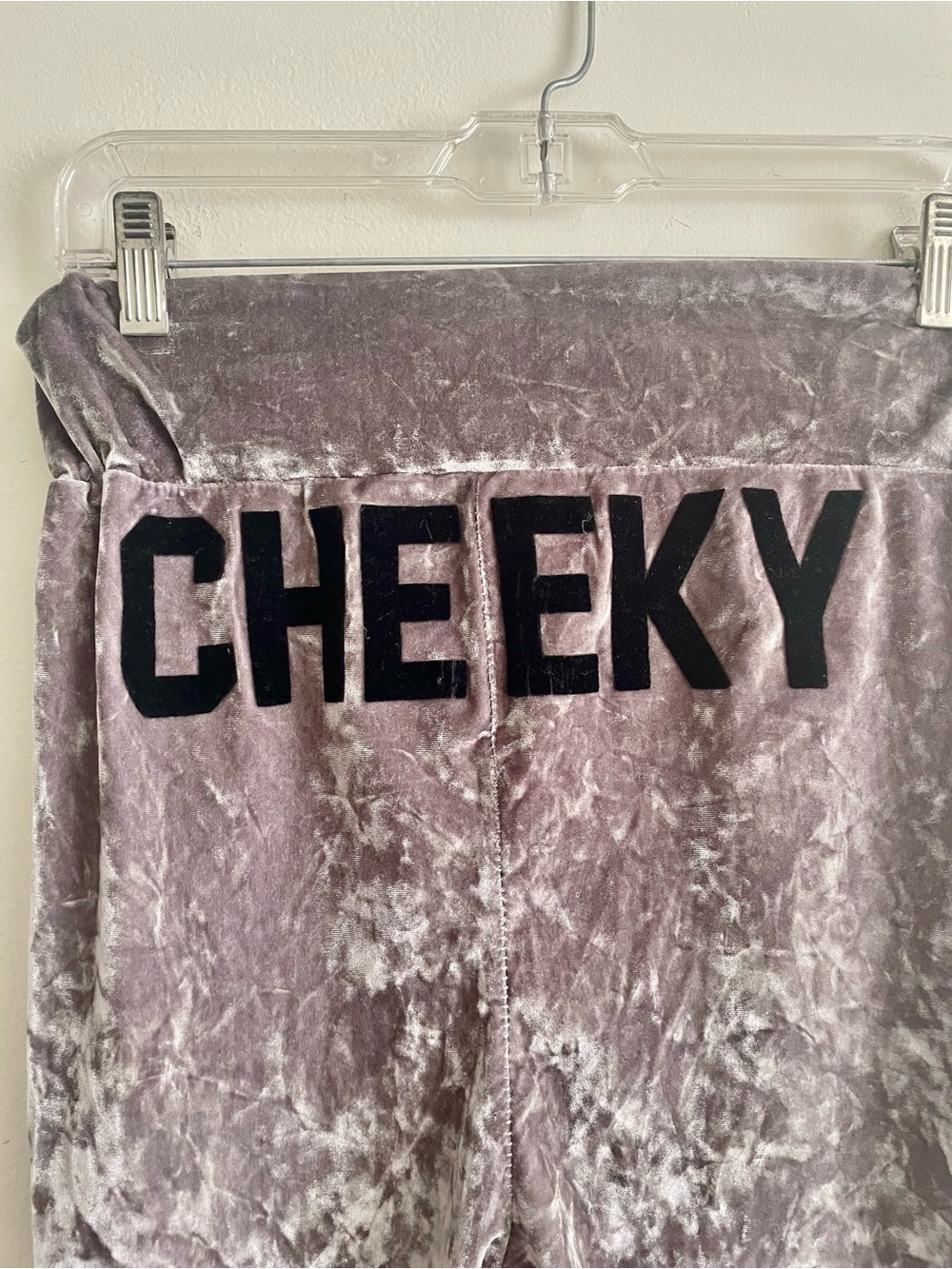 🍑 NWOT Boohoo Lilac Silver Crushed Velvet 'CHEEKY' Lounge Leggings 🍑